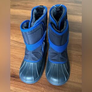 The Children’s Place Snow Boots. NWT. Size 12 Little Boys. Blue